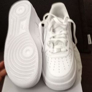 Size 9 all white Air Force Ones